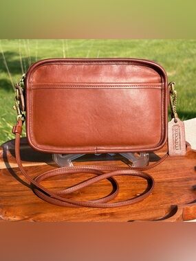 Vintage COACH Carnival Crossbody Saddle Brown Leather 9925